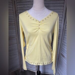 CRUEL GIRL Women’s Long Sleeve, Size LG, Vneck, fitted T-shirt top, pale yellow